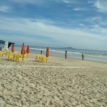 Ap Ingleses - Entre O Mar E O Centrinho フロリアノポリス エクステリア 写真